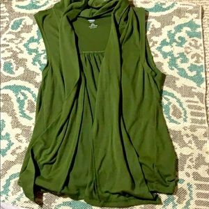 Sleeveless Cardigan (vest type)